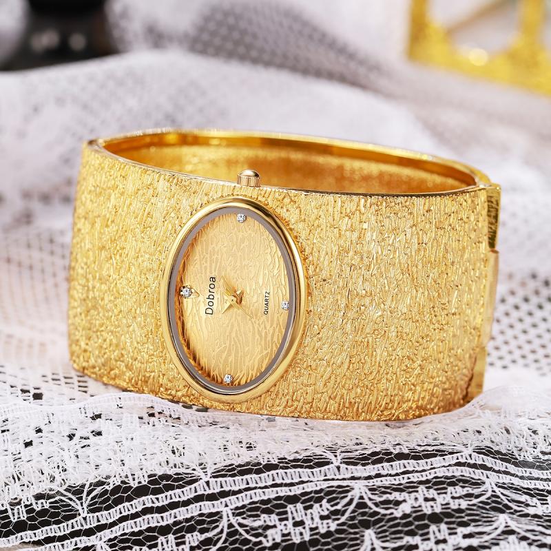 ساعة يد نسائية فاخرة ذهبية بنم - مراجعة Luxury Watch Trading وسعره