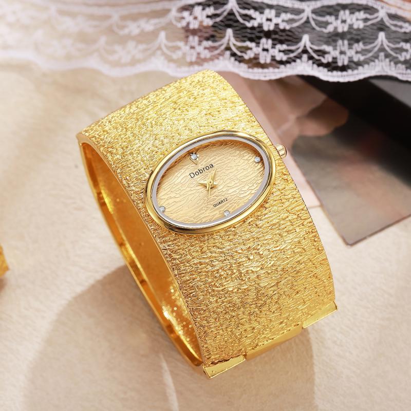 ساعة يد نسائية فاخرة ذهبية بنم - مراجعة Luxury Watch Trading وسعره