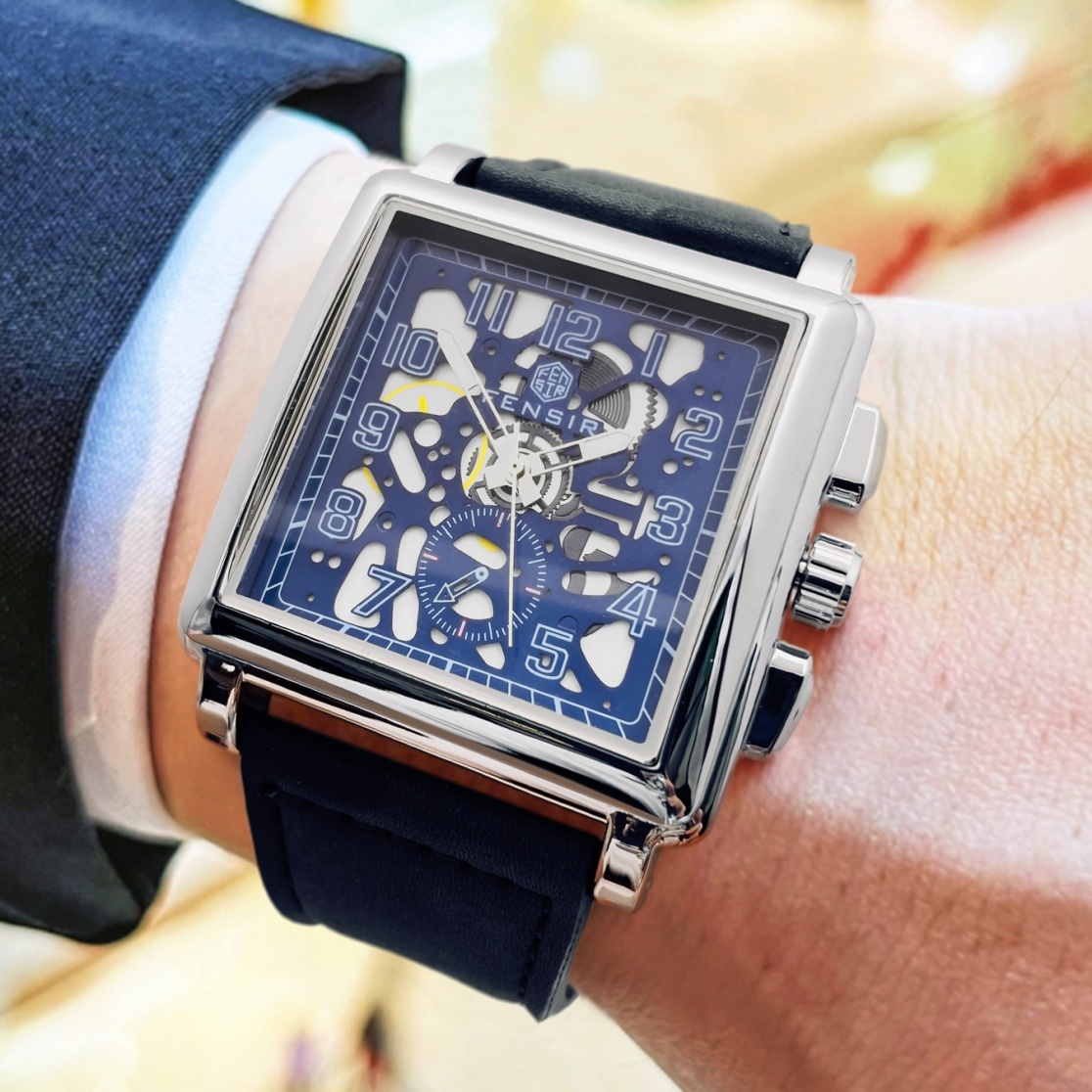 منتج شائع في التجارة الخارجية: - مراجعة Luxury Watch Trading وسعره
