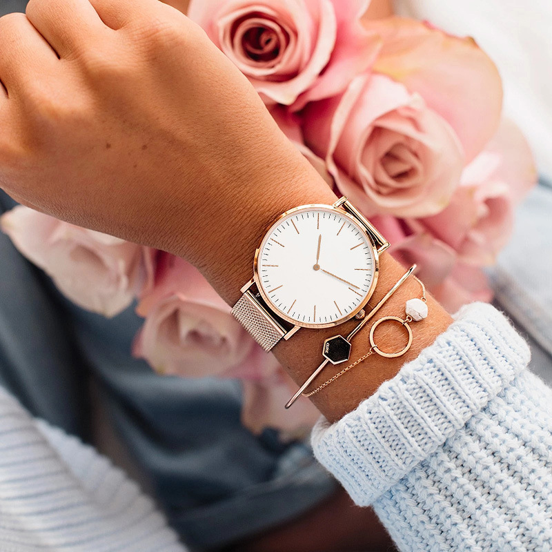 ساعة يد كوارتز بحزام شبكي من ا - مراجعة Ladies Luxury Watch وسعره