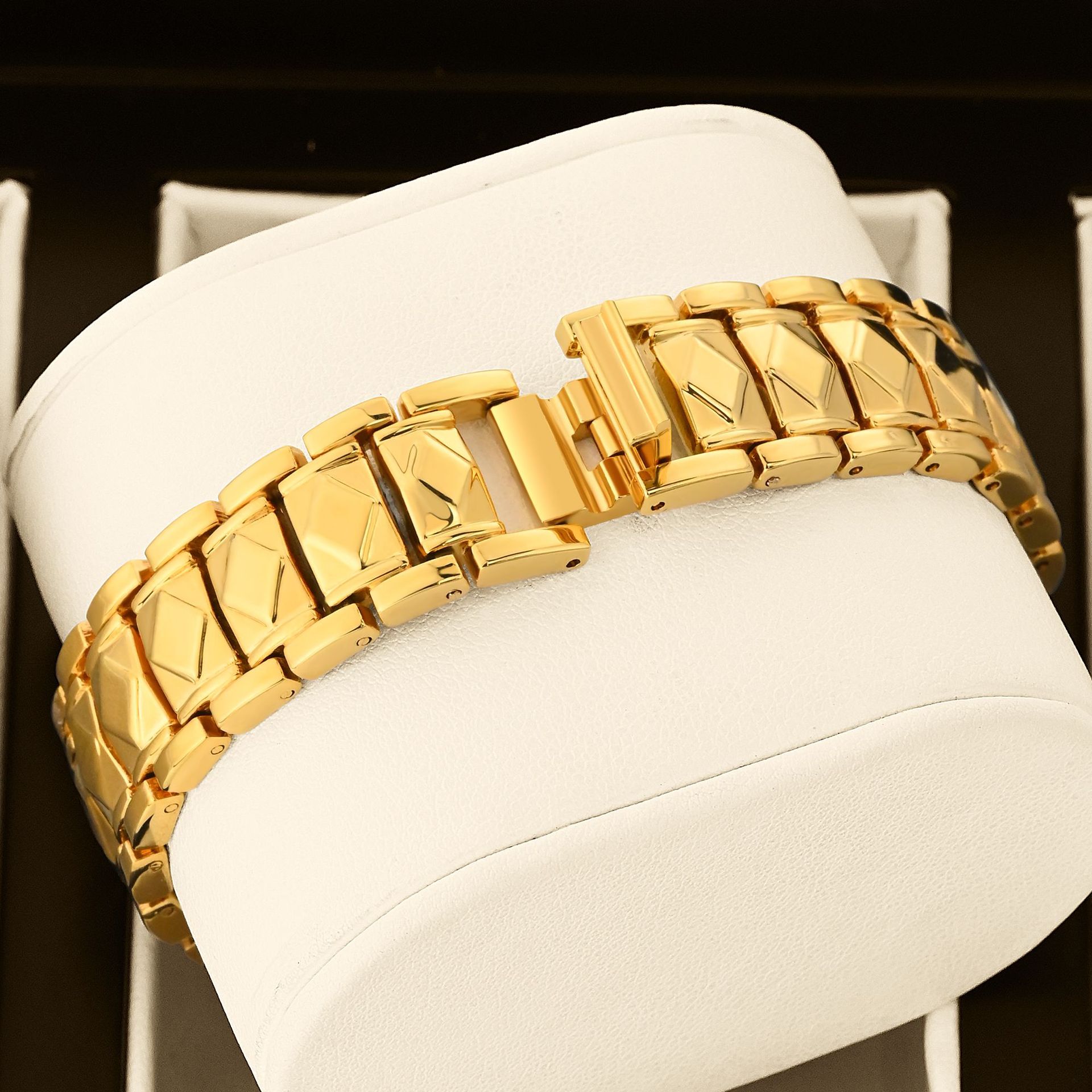 ساعة يالالوسي الفاخرة للنساء م - مراجعة Luxury Watch Trading وسعره